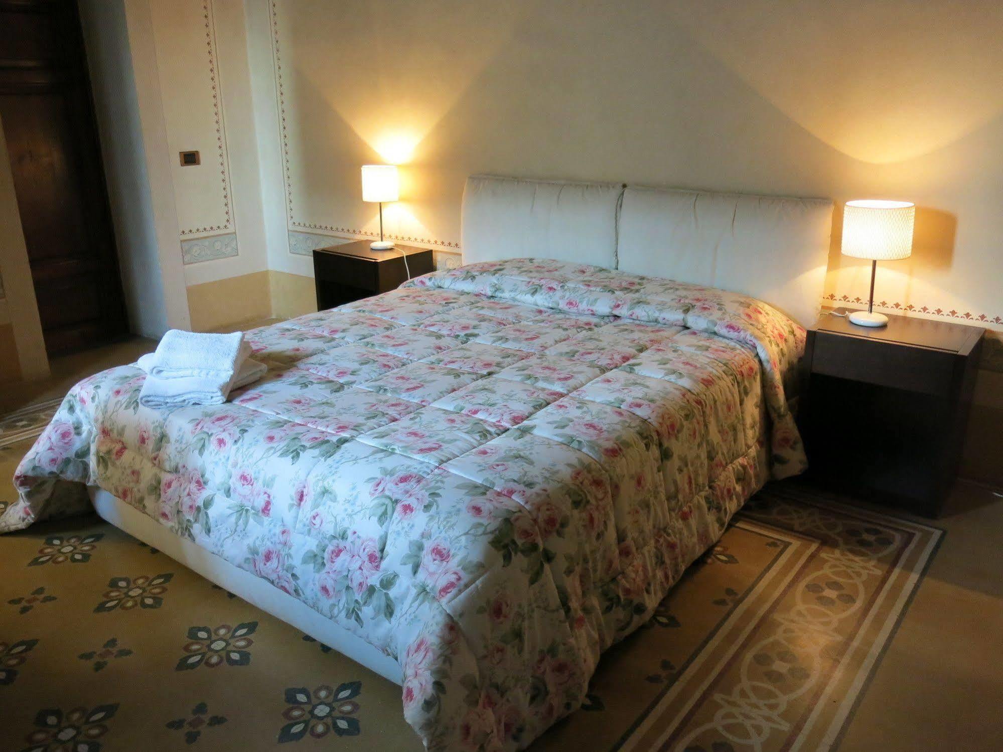 Villamorosa Guest house 3*